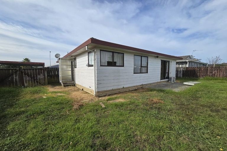 Photo of property in 2/15 Trimdon Street, Randwick Park, Auckland, 2105