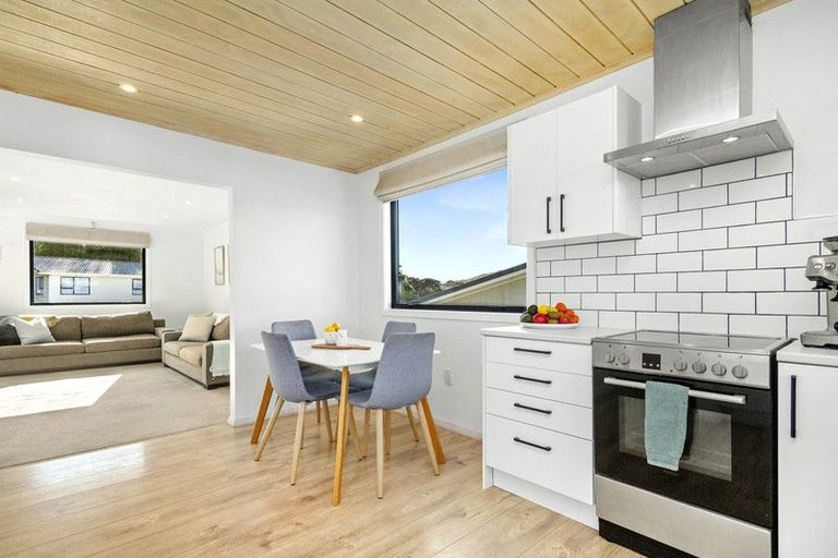 Photo of property in 13 Forglen Place, Tawa, Wellington, 5028