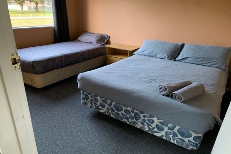 Photo of property in Gore Motor Camp, 35 Broughton Street, Gore, 9710