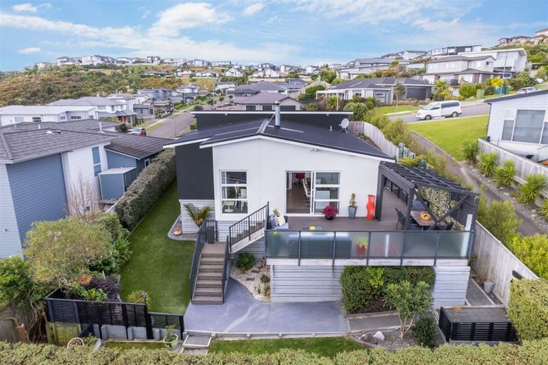 Photo of property in 62 Endeavour Drive, Whitby, Porirua, 5024