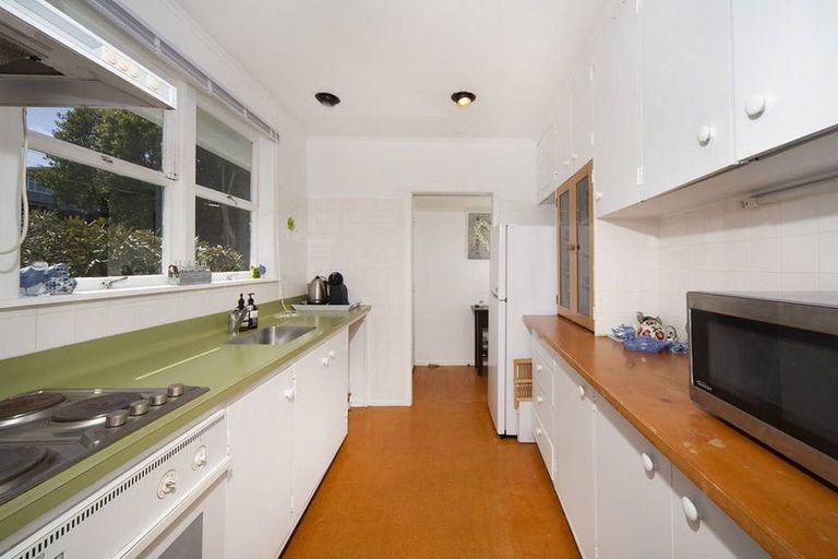 Photo of property in 24 Palmerston Road, Birkenhead, Auckland, 0626