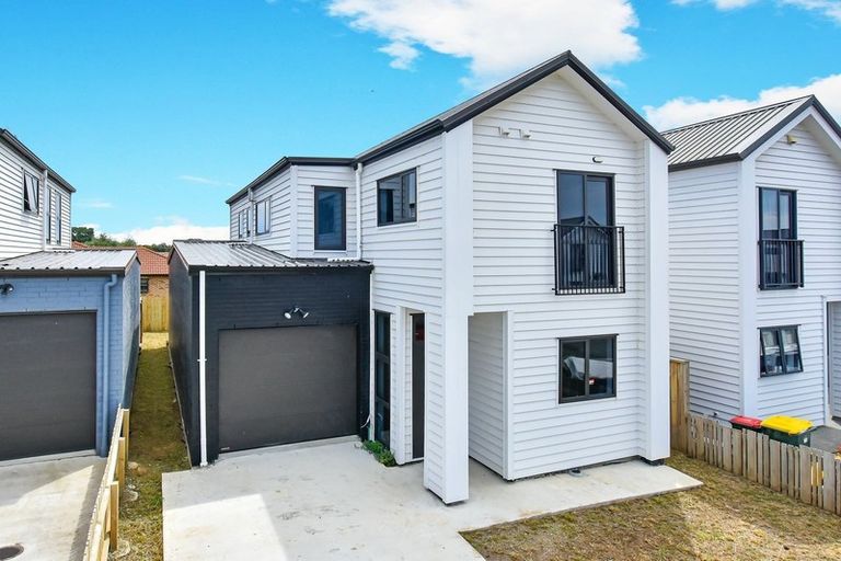 Photo of property in 10 Tapuwae Way, Mangere Bridge, Auckland, 2022