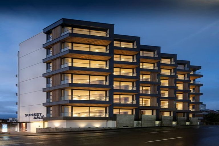 Photo of property in Sunset West, 405/251 Victoria Street, Wellington, 6011