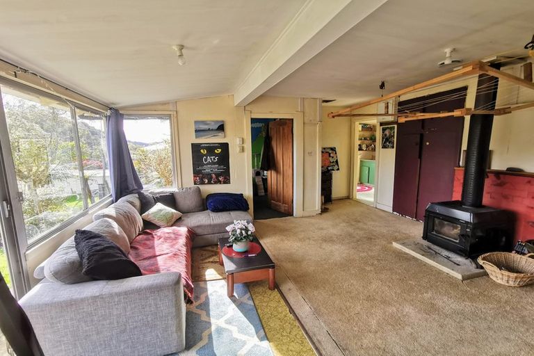 Photo of property in 27 Golden Bay Road, Halfmoon Bay / Oban, Stewart Island, 9818