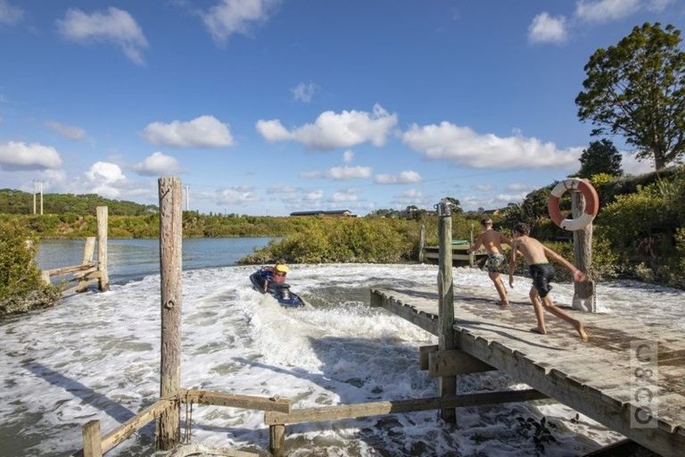 Photo of property in 18 Kent Terrace, Riverhead, 0820