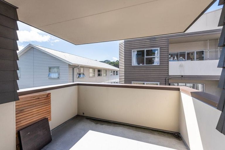Photo of property in 8/27 Drummond Street, Mount Cook, Wellington, 6021
