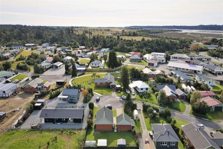 Photo of property in 8 Opuka Place, Haast, 7886