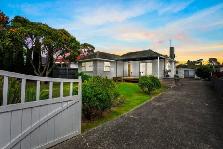 Photo of property in 12 Tamariki Avenue, Kelston, Auckland, 0602