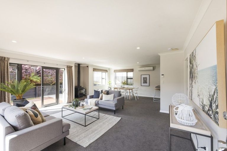 Photo of property in 128 Hillcrest Drive, Kelvin Grove, Palmerston North, 4414