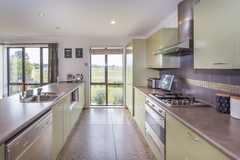 Photo of property in 540 Bower Avenue, Parklands, Christchurch, 8083