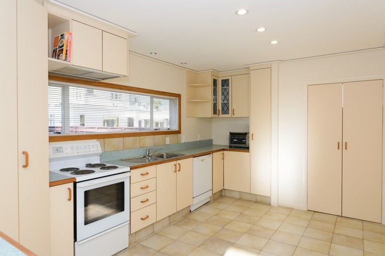 Photo of property in 184 Fitzherbert Avenue, West End, Palmerston North, 4410