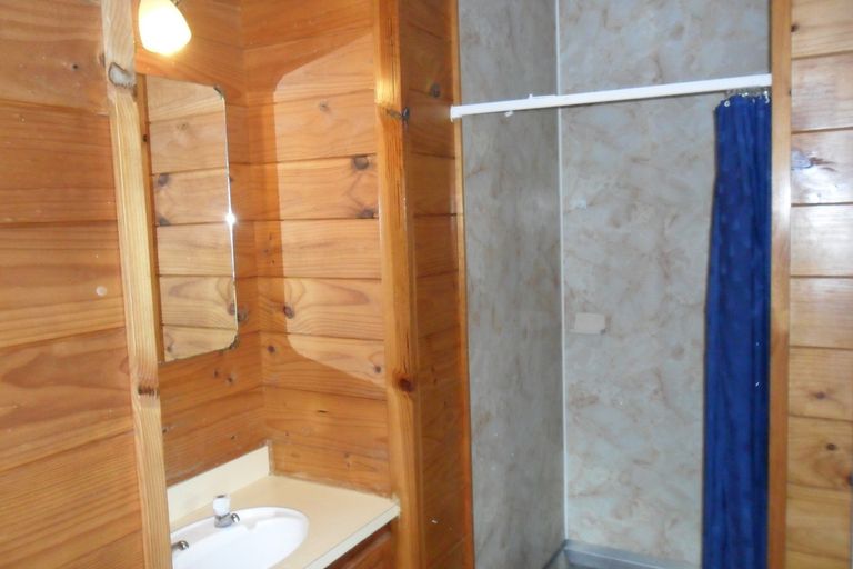 Photo of property in 103 Leigh Road, Leigh, 0985