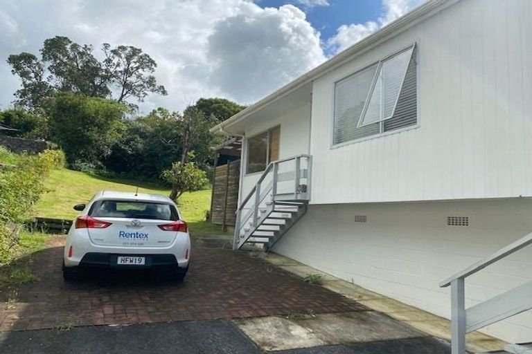 Photo of property in 2/32 Teal Crescent, Beach Haven, Auckland, 0626