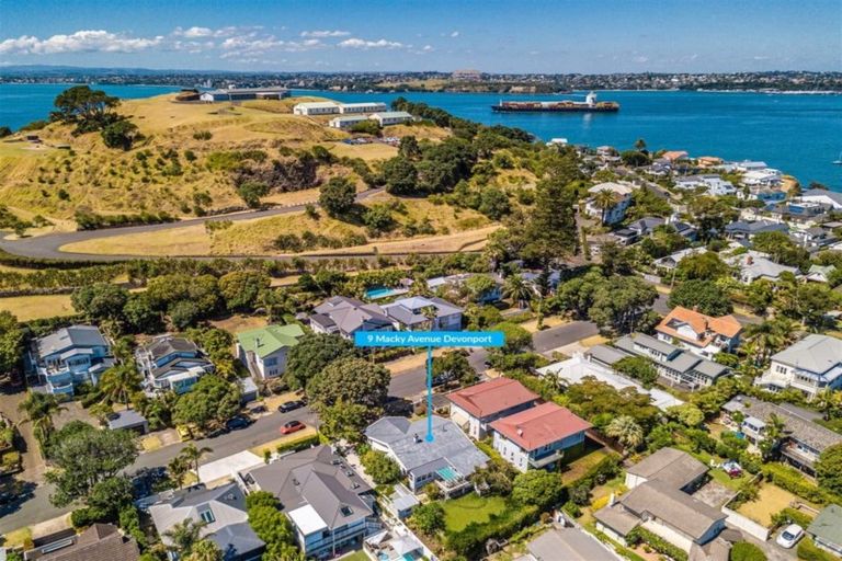 Photo of property in 9 Macky Avenue, Devonport, Auckland, 0624