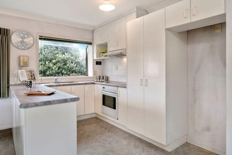 Photo of property in 56 Bodi Place, Te Atatu South, Auckland, 0610