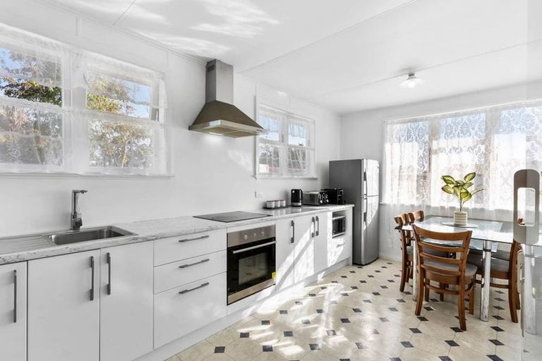 Photo of property in 35 Waipapa Crescent, Otara, Auckland, 2023