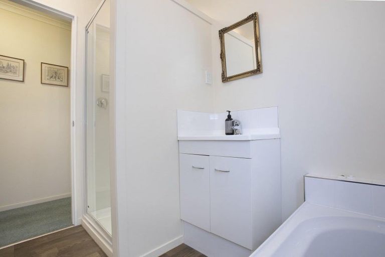 Photo of property in 17 Johnson Street, Bulls, 4818