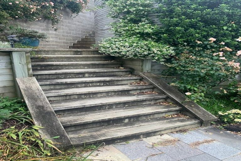 Photo of property in 4a Whitianga View, Paremata, Porirua, 5024