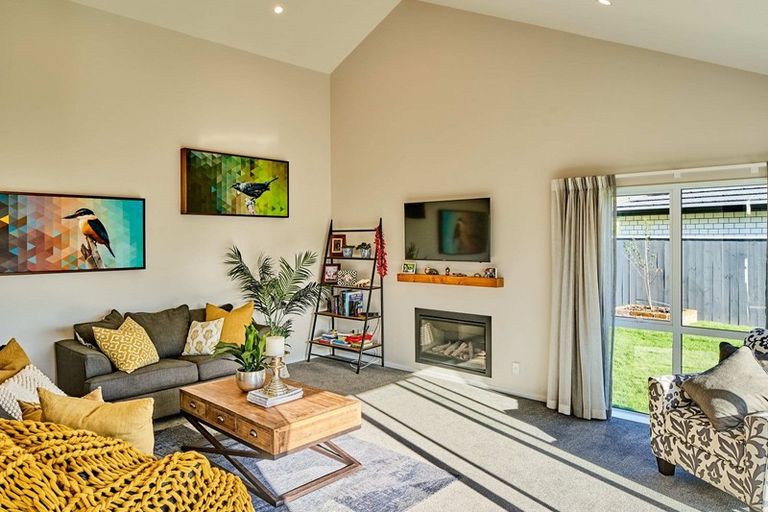 Photo of property in 28 Margaret Shields Avenue, Aotea, Porirua, 5024