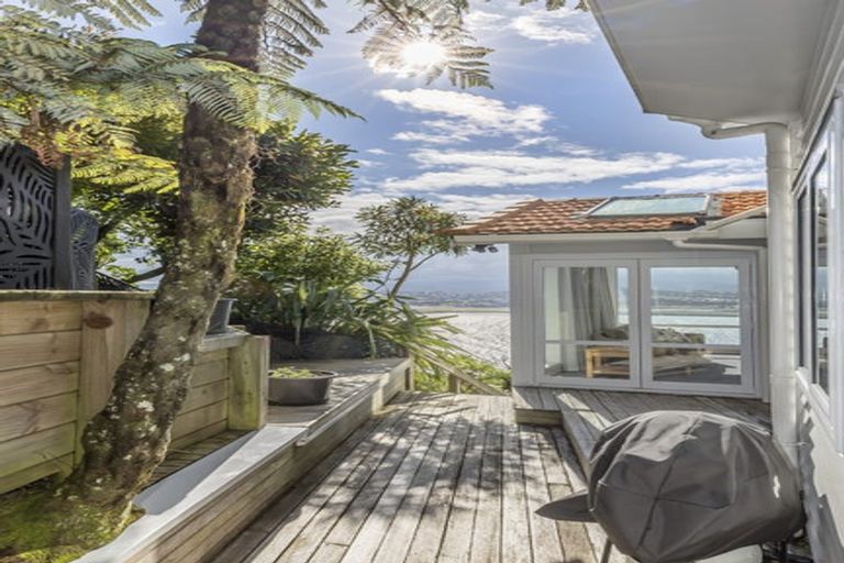 Photo of property in 1 View Road, Houghton Bay, Wellington, 6023