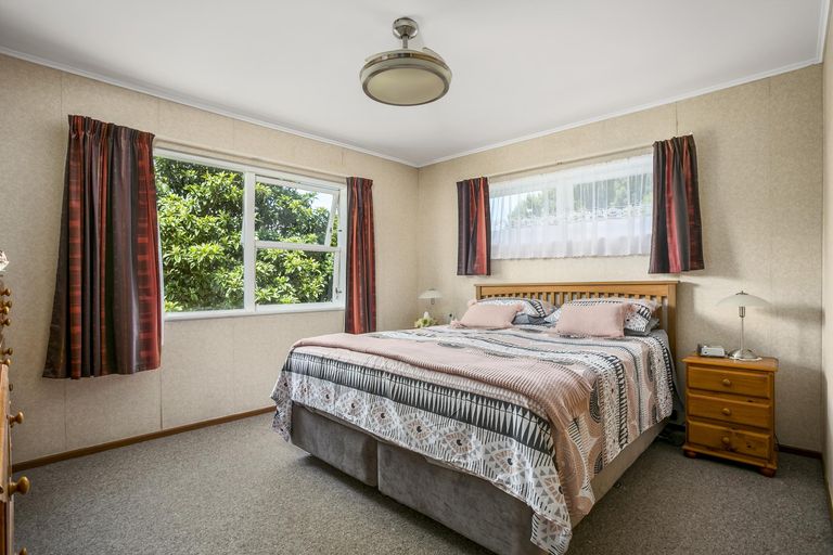 Photo of property in 88 Glendene Avenue, Glendene, Auckland, 0602
