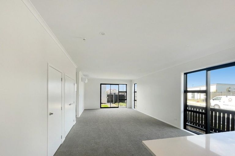 Photo of property in 50 Manarini Road, Westgate, Auckland, 0614