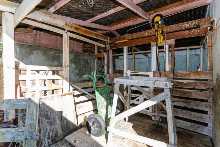 Photo of property in 36 Riverdale Road, Dannevirke, 4930