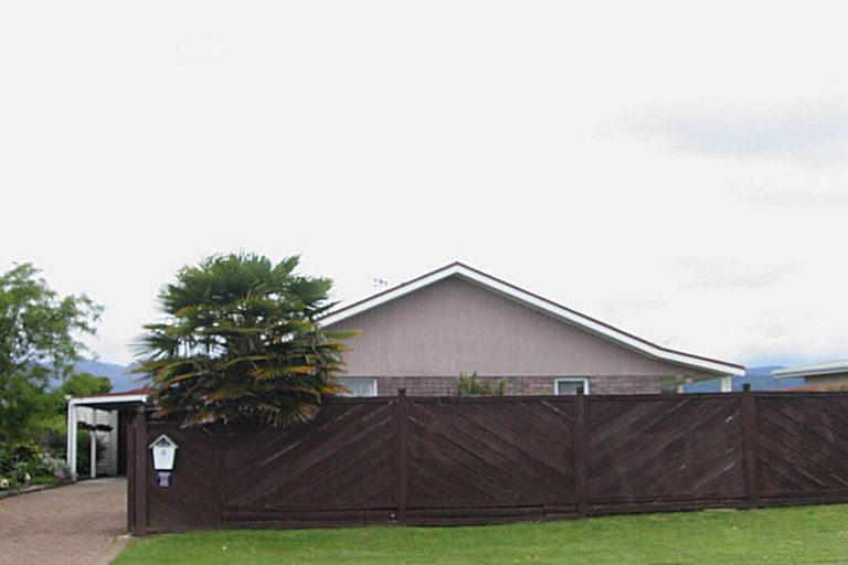 Photo of property in 5 Katterns Street, Katikati, 3129