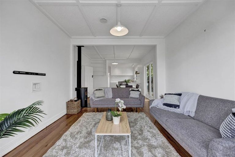 Photo of property in 65 Pioneer Road, Moturoa, New Plymouth, 4310