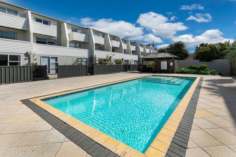 Photo of property in 14/3 Riverside Road, Orewa, 0931