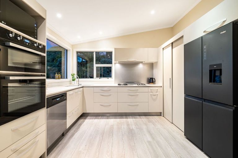 Photo of property in 37 Spinnaker Drive, Whitby, Porirua, 5024