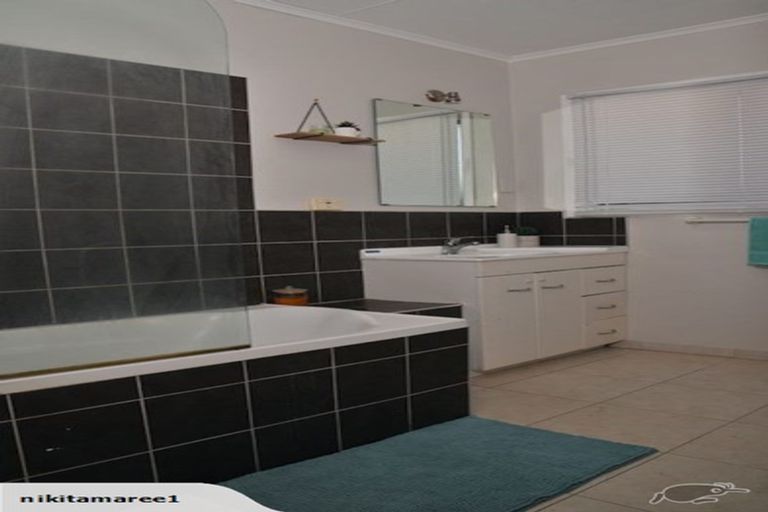 Photo of property in 3 Duke Avenue, Pukekohe, 2120