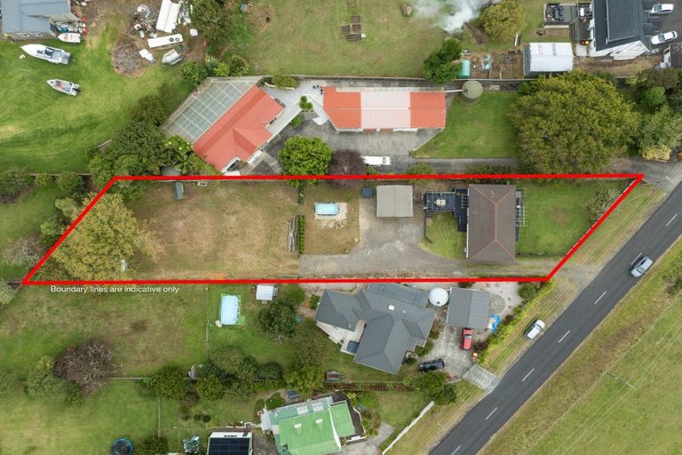 Photo of property in 24 Cemetery Road, Waiuku, 2123