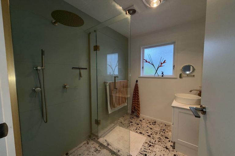 Photo of property in 38 Verbena Road, Birkdale, Auckland, 0626