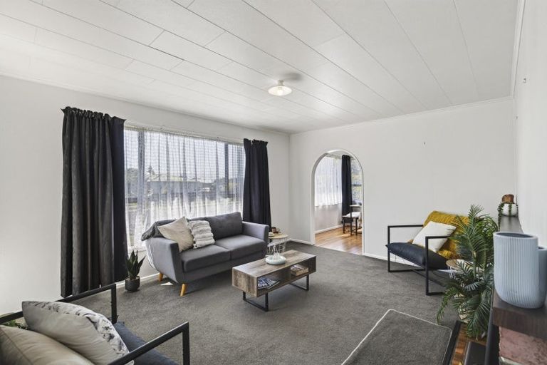 Photo of property in 25 Battiscombe Terrace, Waitara, 4320