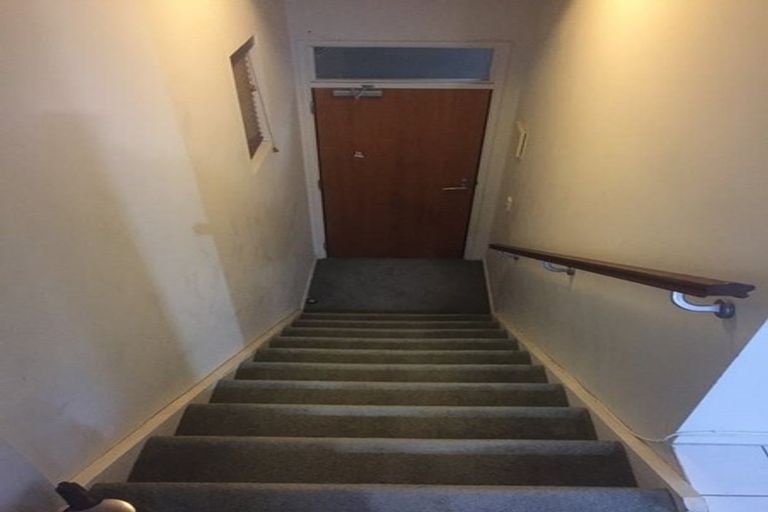 Photo of property in Metro Apartments, 16/220 Thorndon Quay, Pipitea, Wellington, 6011