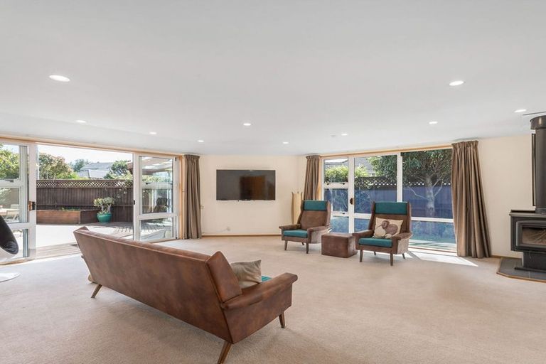 Photo of property in 1 Merton Place, Bryndwr, Christchurch, 8053