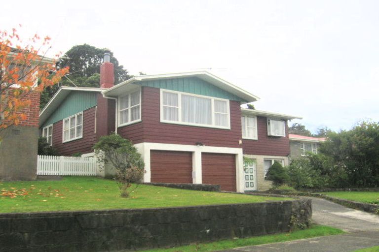 Photo of property in 23 Magnolia Grove, Maungaraki, Lower Hutt, 5010