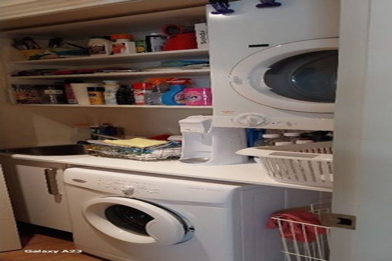 Photo of property in Highwic, 2/32 Hobson Street, Thorndon, Wellington, 6011