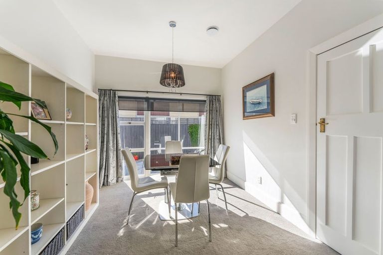 Photo of property in 35 Cleveland Street, Edgeware, Christchurch, 8013