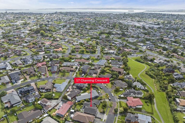 Photo of property in 17 Channing Crescent, Botany Downs, Auckland, 2010