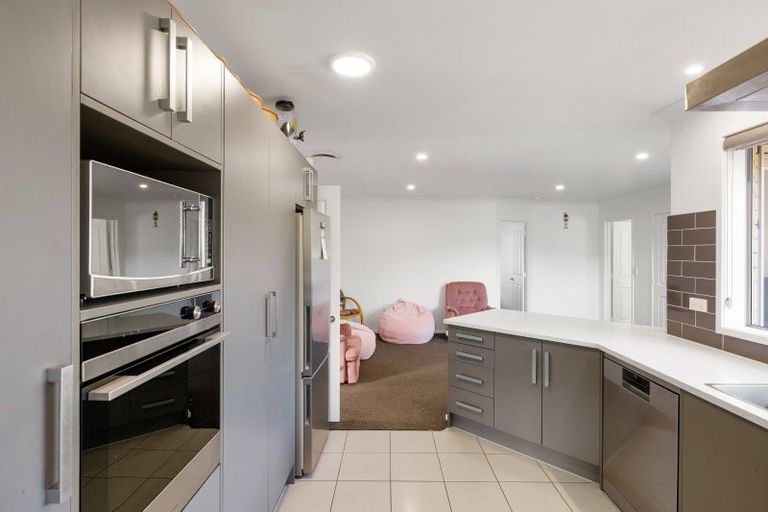 Photo of property in 5 Compton Grove, Huntington, Hamilton, 3210