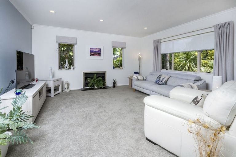 Photo of property in 2/46 Heathcote Road, Castor Bay, Auckland, 0620