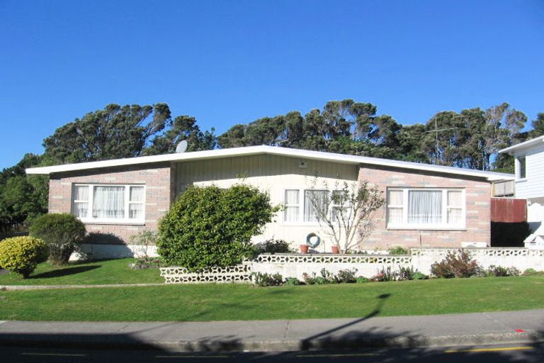 Photo of property in 3 Truscott Avenue, Johnsonville, Wellington, 6037