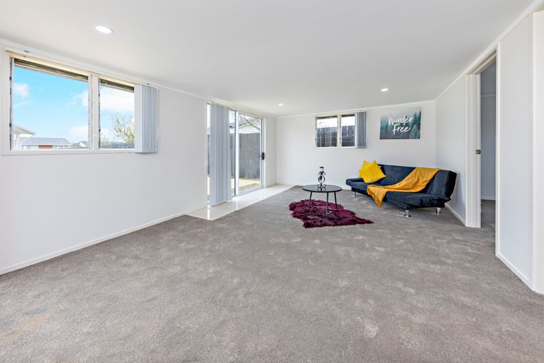 Photo of property in 7 Fairey Place, Mangere, Auckland, 2022