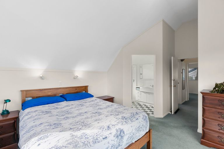 Photo of property in 9 Kapil Grove, Khandallah, Wellington, 6035