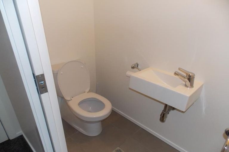 Photo of property in 35 Torrens Terrace, Mount Cook, Wellington, 6011