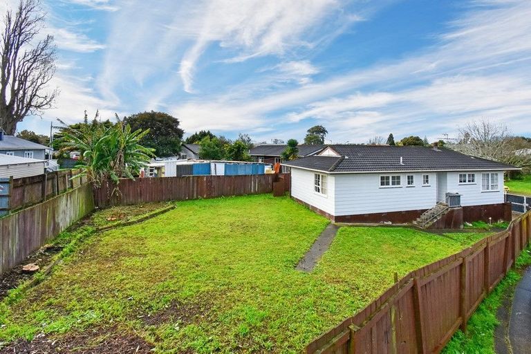 Photo of property in 58 Moncrieff Avenue, Clendon Park, Auckland, 2103