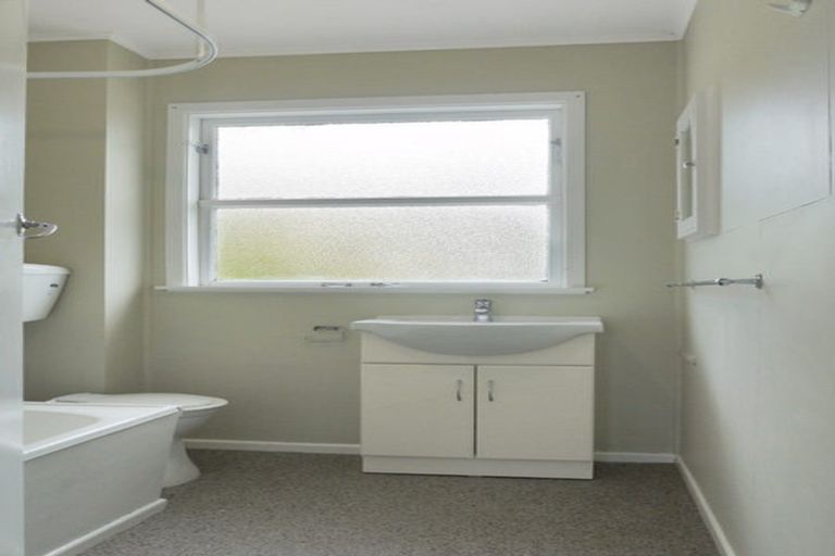 Photo of property in Oberon Flats, 48a Merton Street, Trentham, Upper Hutt, 5018