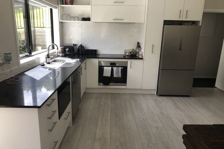 Photo of property in 28 Wautaiti Drive, Riverhead, 0820